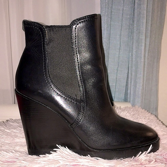 (EUC) Michael Kors Leather Slip On Wedge Hill Booties - Picture 2 of 10